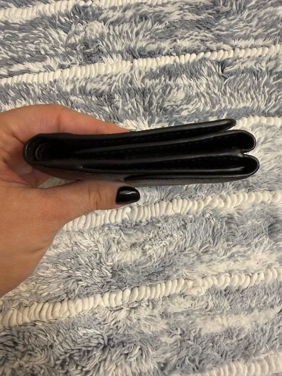 COACH Black Leather Compact Fold Card Holder with Gold Logo - Picture 7 of 7